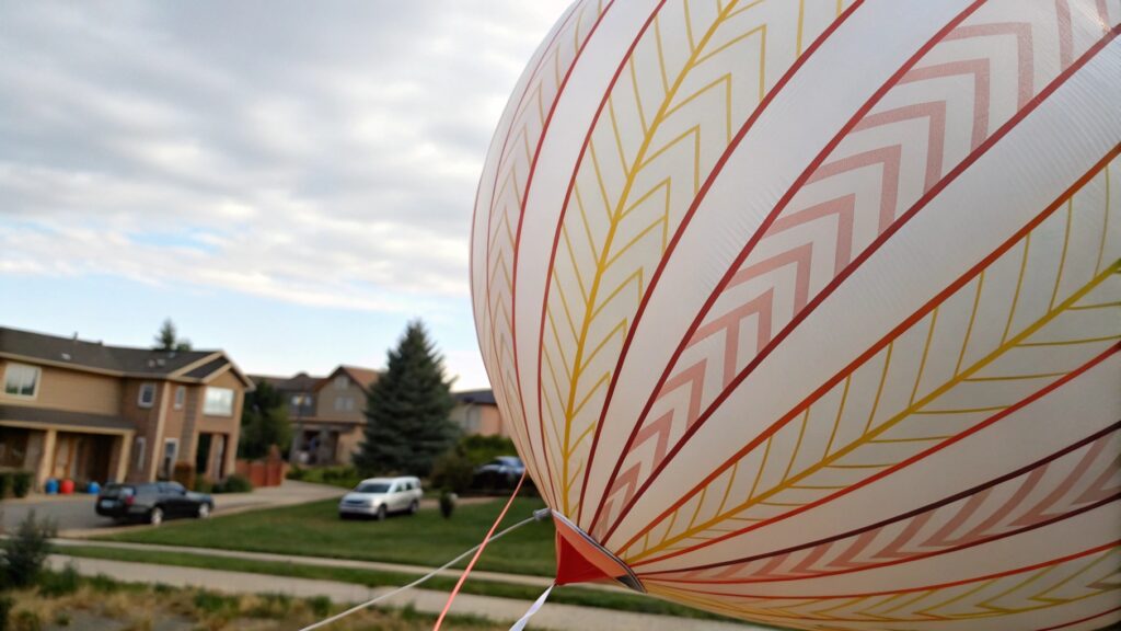 Air elasticity in balloon shaping