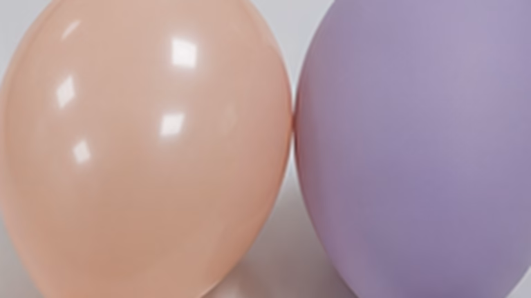 Latex balloon oxidation and finish comparison for wholesale buyers
